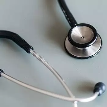 Illustration de Départ en retraite du Docteur TROUVÉ
